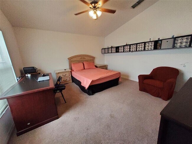 Building Photo - 944 Lockbreeze Dr