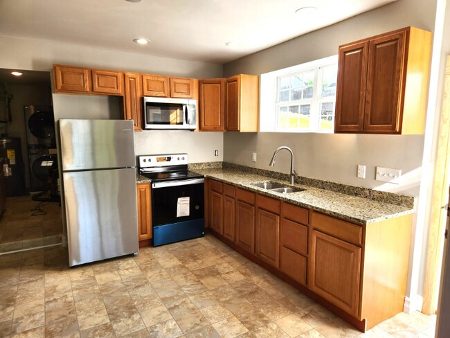 Building Photo - 19 Rutter St