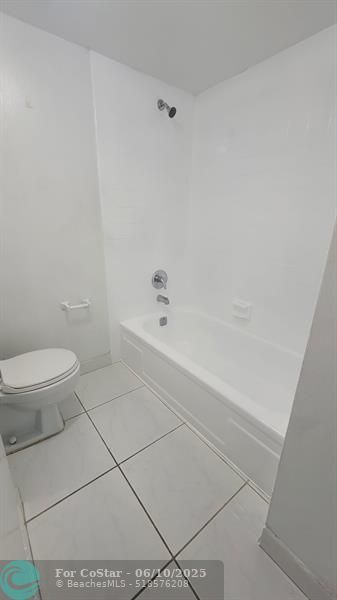 Building Photo - 4374 NW 9th Ave
