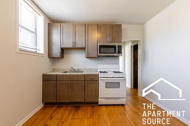 Building Photo - 4810 W Armitage Ave
