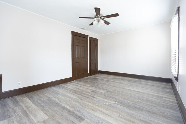 Building Photo - 1001 4th Ave