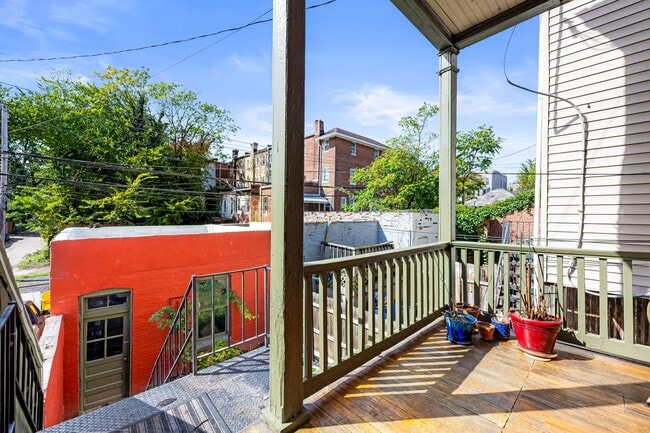 Building Photo - 3314 Auchentoroly Terrace