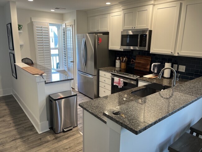 Building Photo - 16 Old Stoney Ln