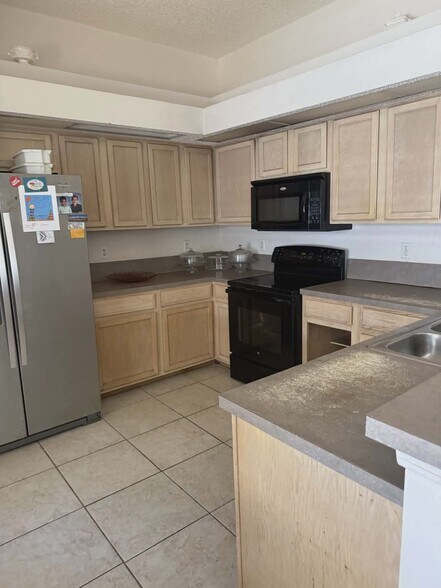 Building Photo - 9560 Southbrook Dr