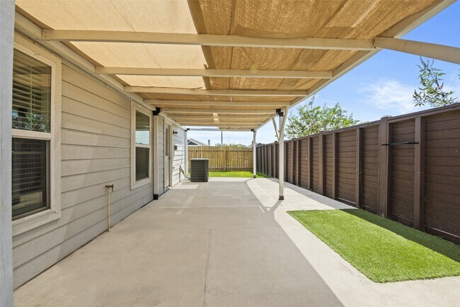 Building Photo - 11430 Amber Plns Dr