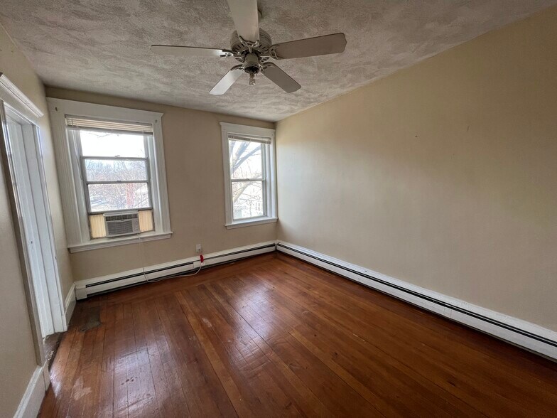 Building Photo - 252 Aspinwall Ave