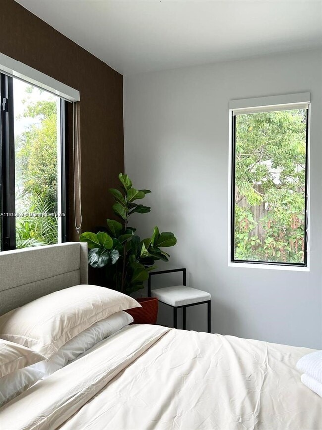 Building Photo - 2150 SW 46th Ct