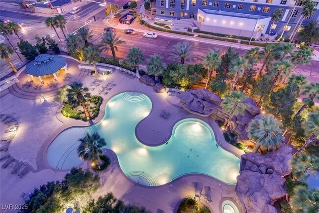 Building Photo - 322 E Karen Ave