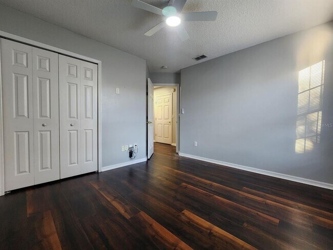 Building Photo - 1860 Ashland Trail