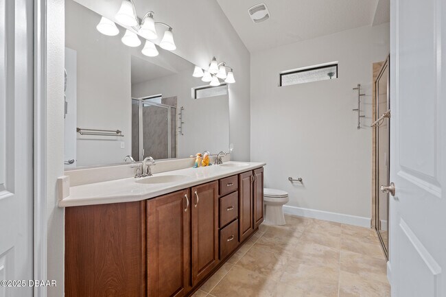 Building Photo - 663 S Lake Dr