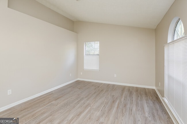 Building Photo - 4421 Wellington Terrace