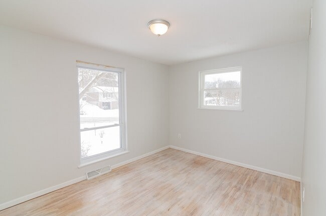 Building Photo - 2113 Melody Dr
