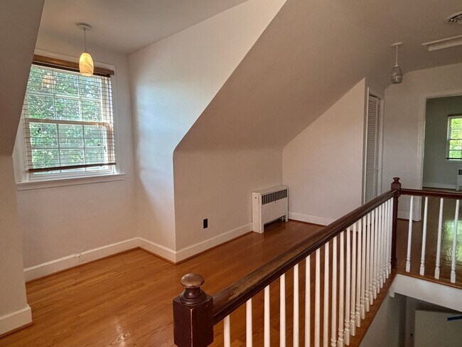 Building Photo - 3479 Overbrook Dr