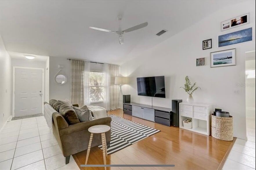 Building Photo - 4217 Malden Dr