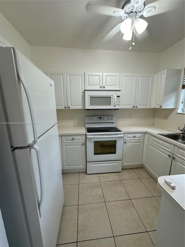 Building Photo - 2731 NE 3rd Dr