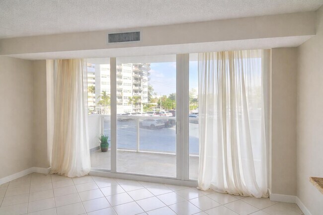 Building Photo - 2701 N Ocean Blvd