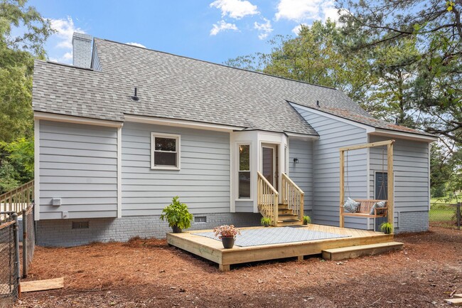 Building Photo - Charming Renovated Knightdale Home with Sp...