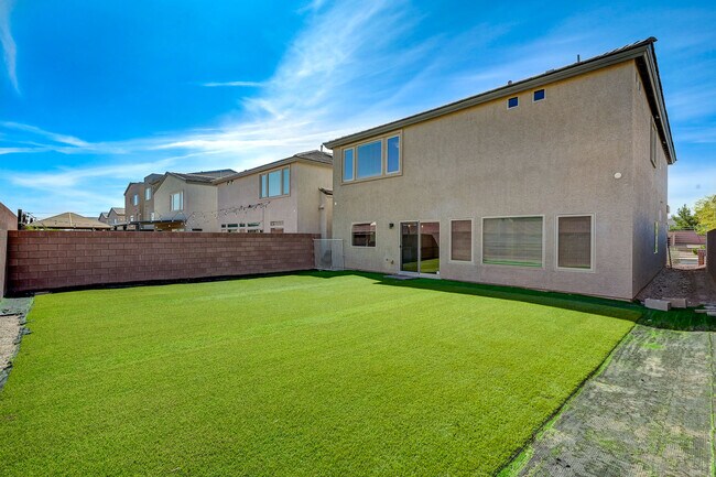 Building Photo - 6626 Tangled Vines Ave