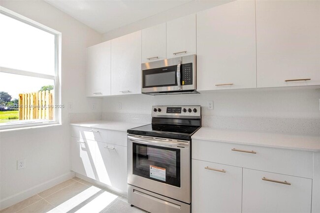 Building Photo - 12577 NW 23rd Pl