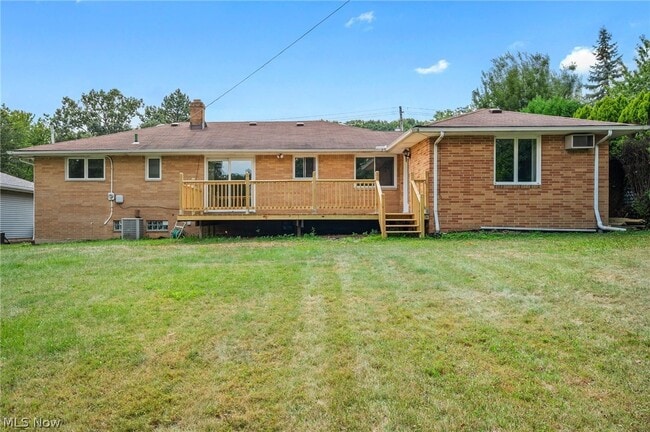 Building Photo - 333 E Ridgewood Dr