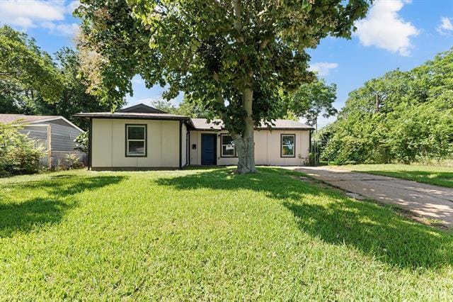 Building Photo - 3806 Castle Hills Dr