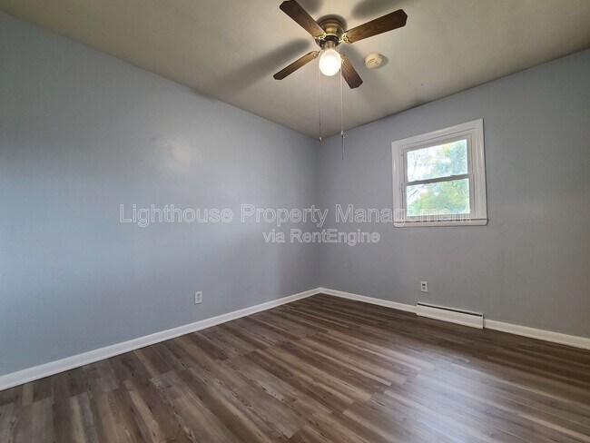 Building Photo - 1877 E Ogden Ave