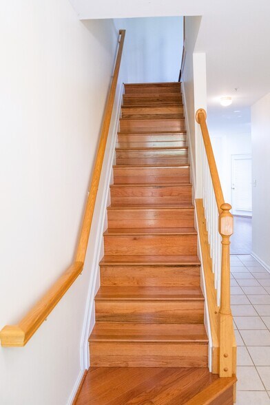 Building Photo - 6044 Blue Point Ct