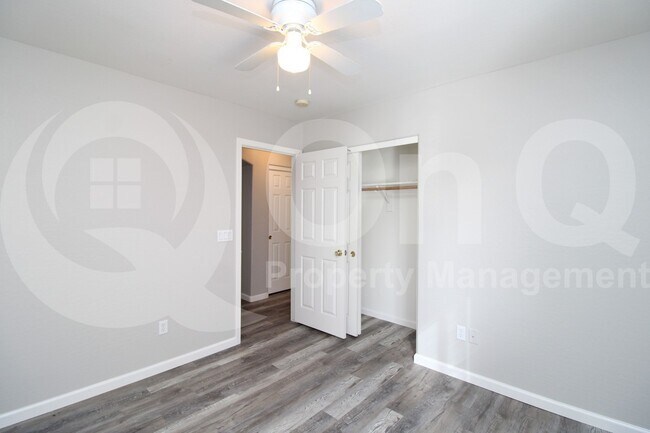 Building Photo - 31402 N Cactus Dr