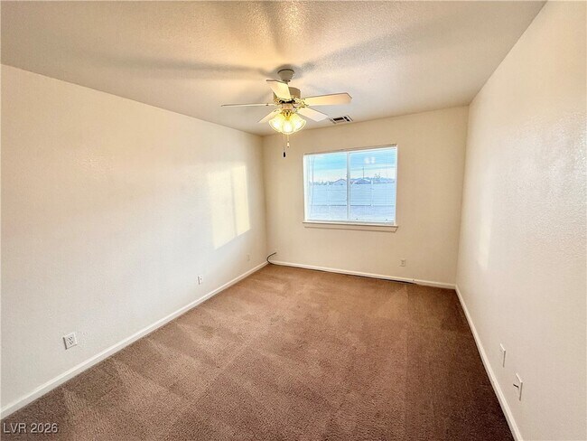 Building Photo - 5421 N Fleetwood Pl