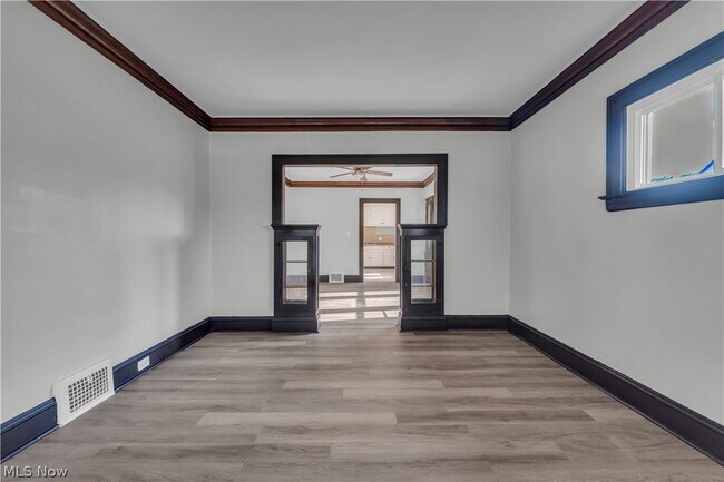 Building Photo - 12812 Parkhill Ave