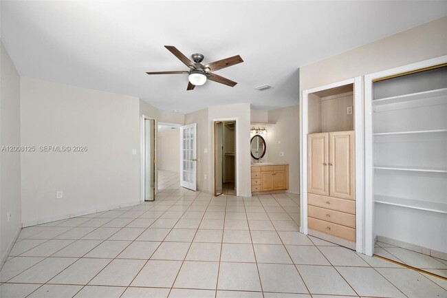 Building Photo - 10320 SW 38th Terrace