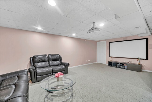Building Photo - 898 Lakestone Ln