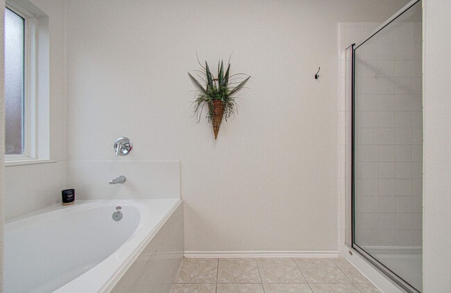 Building Photo - 7211 Crescent Mills Dr