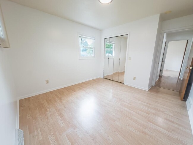 Building Photo - 4281 Wilson Ave SW