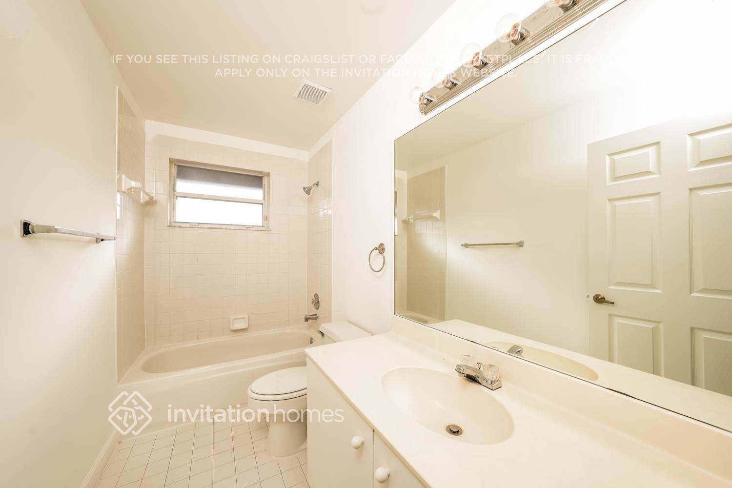 Building Photo - 10154 Aqua Vista Way