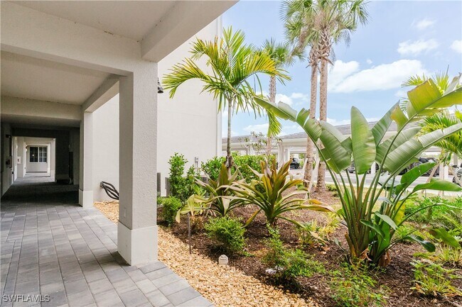 Primary Photo - 5715 Double Eagle Cir