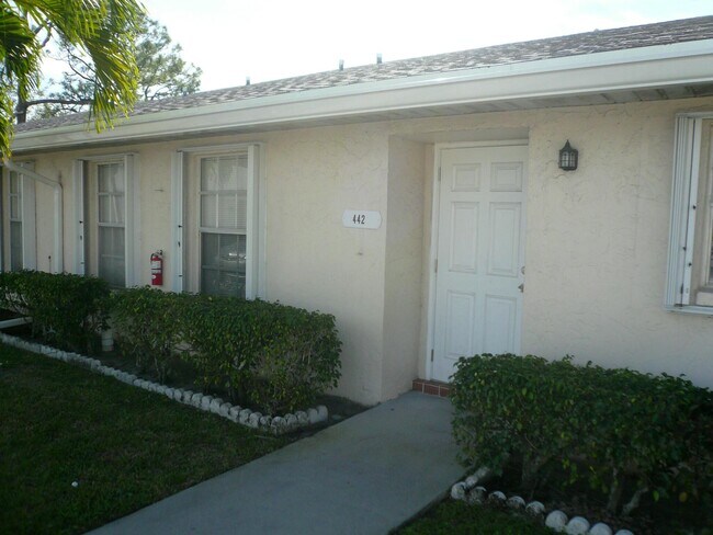Building Photo - 442 Franconia Cir