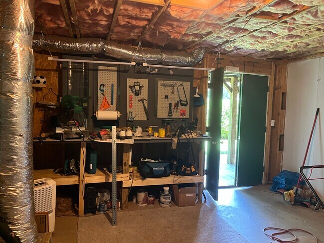 Building Photo - 276 Isle Of Pines Rd