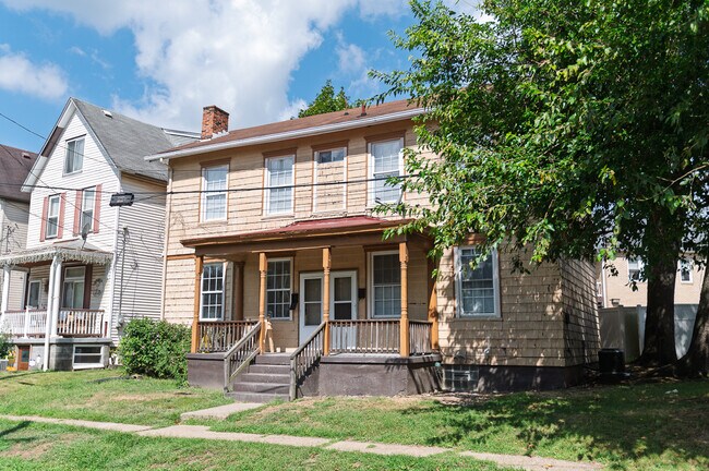 Building Photo - 1 Parkview St