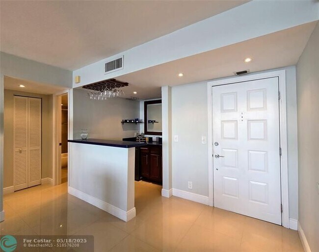 Building Photo - 106 Lake Emerald Dr