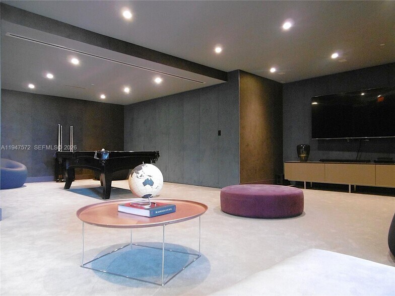 Building Photo - 68 SE 6th St