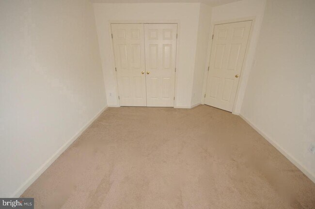 Building Photo - 5 Bridle Ct