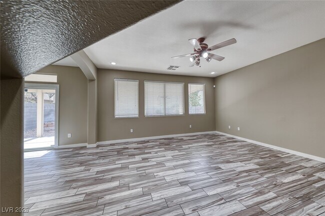 Building Photo - 7237 Twin Maples Ct