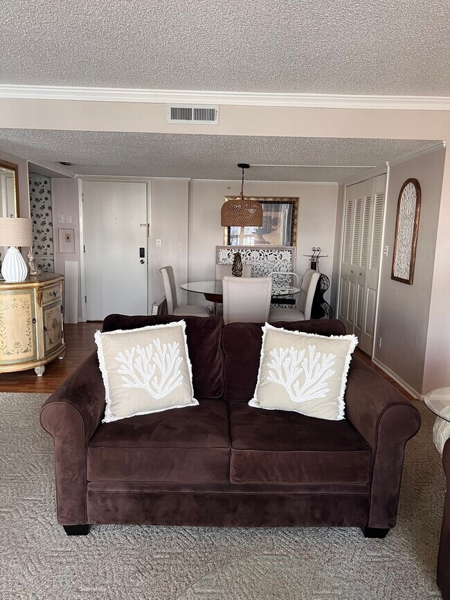 Building Photo - 255 Dolphin Point