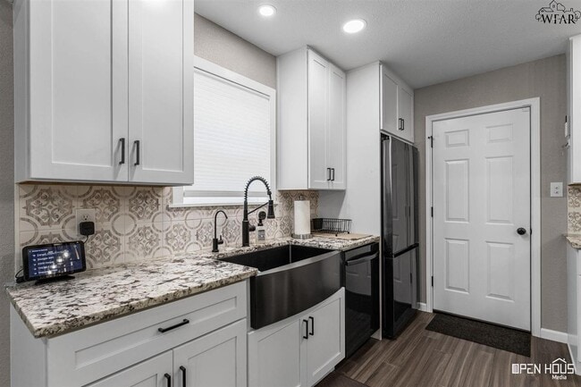 Building Photo - 5504 Hooper Dr