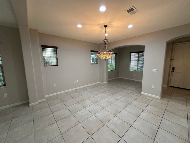 Building Photo - Beautiful 3 Bedroom, 2.5 Bath Mountain House Home