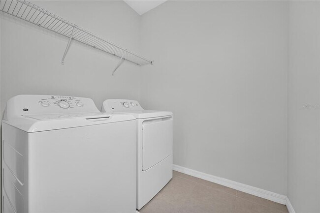 Building Photo - 2394 Britwell Pl