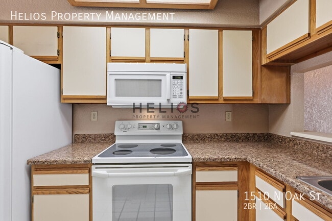 Building Photo - 1510 N Oak St