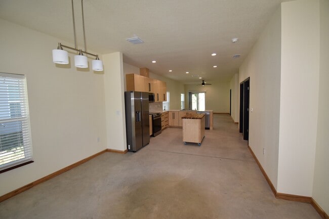 Building Photo - 780 8th Ave NE