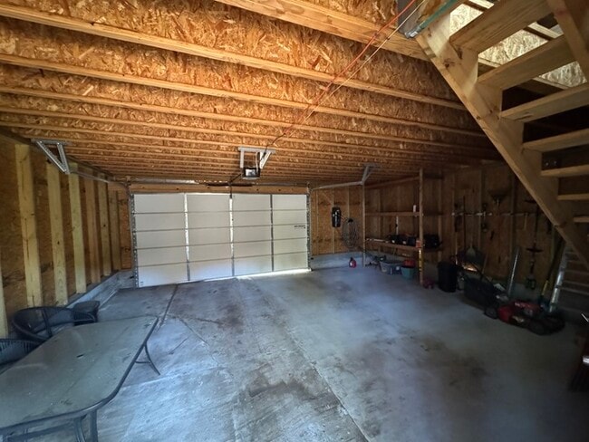 Building Photo - Very Nice 3 bedroom 2 bath home in The Hei...